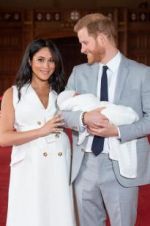 Watch Meghan & Harry: A Royal Baby Story Movie2k